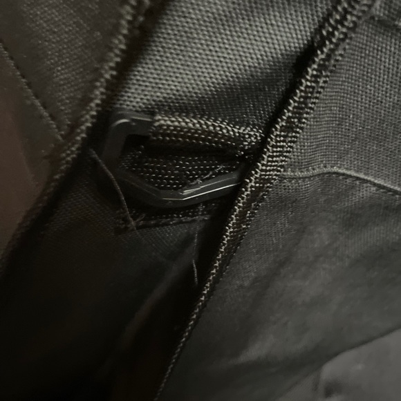 GNBI Basic Black Tote Bag with adjustable strap - Picture 4 of 4